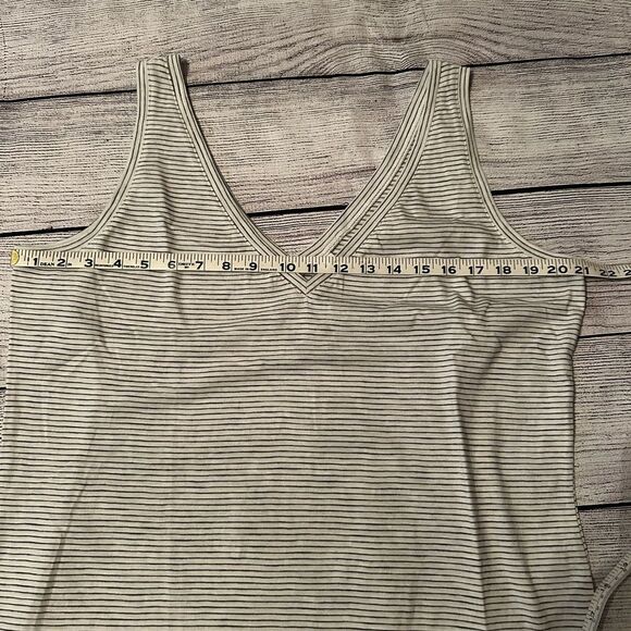 NWT Boden double v-neck black and white striped tank size large - Picture 10 of 11